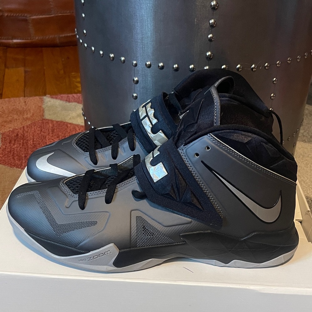 LeBron Nike Zoom Solider VII